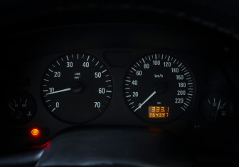 Подержанный автомобиль Opel Astra Hatchback 2004 года (15 фото)