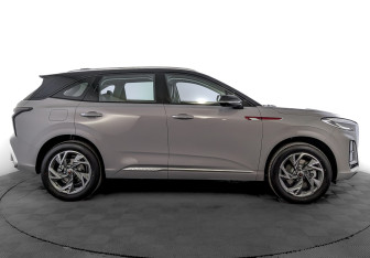 Новый Hongqi HS3 2025 (4 фото)