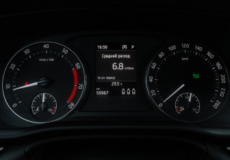 Подержанный автомобиль Skoda Octavia Liftback 2021 года (23 фото)