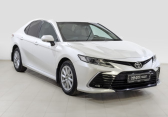 Подержанный автомобиль Toyota Camry Sedan 2021 года (3 фото)