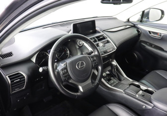 Подержанный автомобиль Lexus NX 2021 года (9 фото)