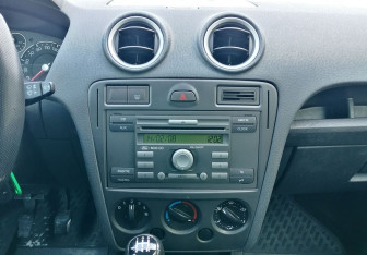 Подержанный автомобиль Ford Fusion 2008 года (13 фото)