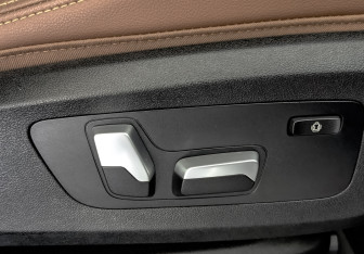 Подержанный автомобиль BMW X5 2021 года (27 фото)