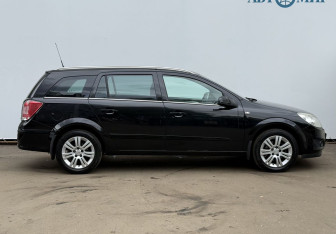 Подержанный автомобиль Opel Astra Wagon 2008 года (4 фото)