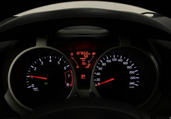 Подержанный автомобиль Nissan Juke 2014 года (21 фото)