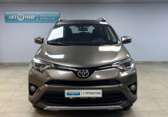 Подержанный автомобиль Toyota RAV4 2018 года (2 фото)