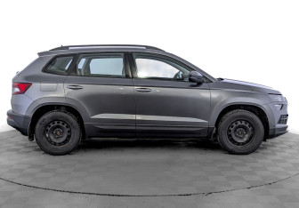 Подержанный автомобиль Skoda Karoq 2021 года (4 фото)