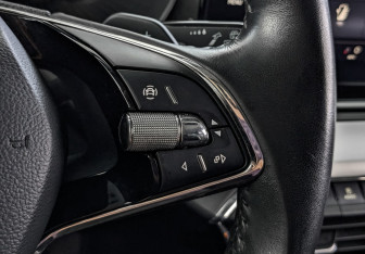 Подержанный автомобиль Skoda Octavia Liftback 2021 года (28 фото)
