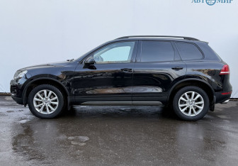 Подержанный автомобиль Volkswagen Touareg 2013 года (8 фото)