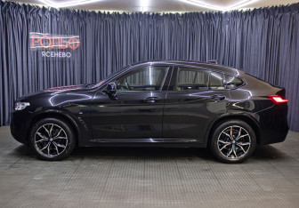 Подержанный автомобиль BMW X4 2021 года (8 фото)