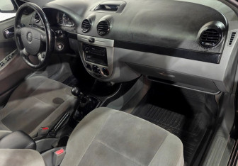 Подержанный автомобиль Chevrolet Lacetti Wagon 2007 года (10 фото)