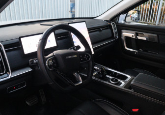 Подержанный автомобиль Jaecoo J7 2024 года (12 фото)