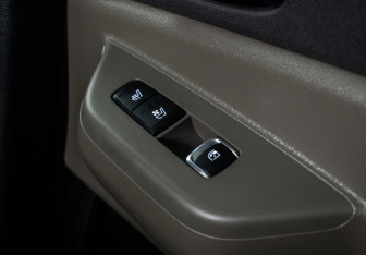 Подержанный автомобиль Kia Carnival 2024 года (20 фото)