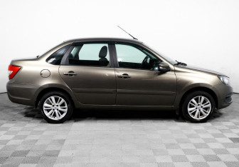 Подержанный автомобиль LADA (ВАЗ) Granta Sedan 2019 года (4 фото)