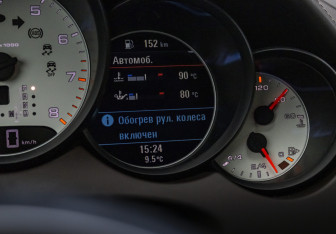 Подержанный автомобиль Porsche Cayenne 2015 года (16 фото)