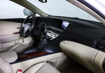 Подержанный автомобиль Lexus RX 2012 года (11 фото)