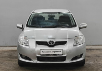 Подержанный автомобиль Toyota Auris Hatchback 2008 года (2 фото)