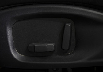 Подержанный автомобиль Jaguar F-Pace 2017 года (17 фото)