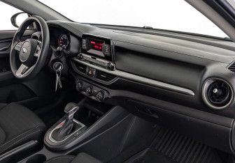Подержанный автомобиль Kia Cerato Sedan 2019 года (13 фото)