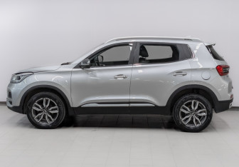 Подержанный автомобиль Chery Tiggo 4 2022 года (8 фото)