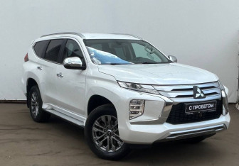 Подержанный автомобиль Mitsubishi Pajero Sport 2021 года (3 фото)