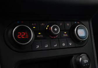 Подержанный автомобиль Nissan Qashqai 2013 года (15 фото)