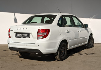 Подержанный автомобиль LADA (ВАЗ) Granta Sedan 2022 года (3 фото)