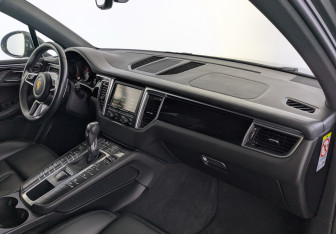 Подержанный автомобиль Porsche Macan 2014 года (24 фото)