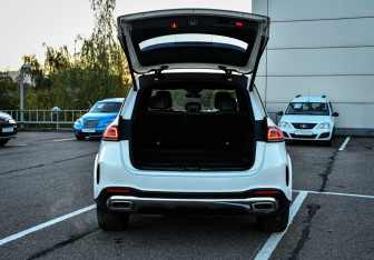 Подержанный автомобиль Mercedes-Benz GLE 2019 года (14 фото)