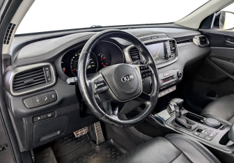 Подержанный автомобиль Kia Sorento 2019 года (16 фото)