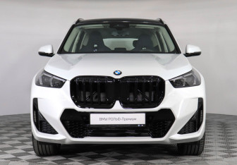 Новый BMW X1 2025 (3 фото)