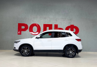 Подержанный автомобиль FAW Besturn X40 2019 года (6 фото)