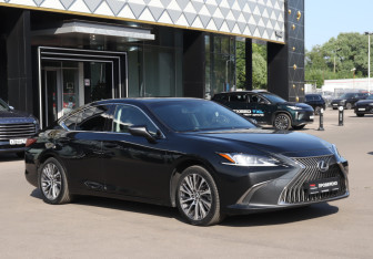 Подержанный автомобиль Lexus ES 2020 года (3 фото)