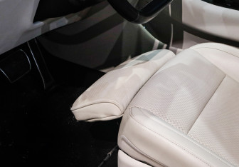 Подержанный автомобиль AITO M5 2023 года (19 фото)