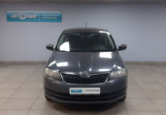Подержанный автомобиль Skoda Rapid Liftback 2016 года (2 фото)