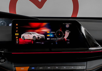 Подержанный автомобиль Changan UNI-V 2023 года (12 фото)