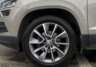 Подержанный автомобиль Skoda Karoq 2022 года (9 фото)