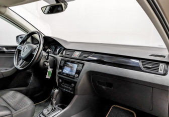 Подержанный автомобиль Skoda Rapid Liftback 2018 года (11 фото)