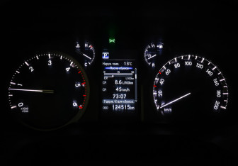 Подержанный автомобиль Toyota Land Cruiser Prado 2020 года (16 фото)