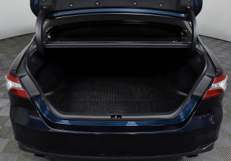 Подержанный автомобиль Toyota Camry Sedan 2019 года (19 фото)