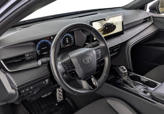 Подержанный автомобиль Toyota Camry Sedan 2024 года (15 фото)