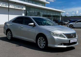 Подержанный автомобиль Toyota Camry Sedan 2012 года (3 фото)