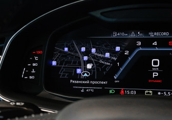 Подержанный автомобиль Audi Q8 2019 года (30 фото)