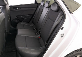 Подержанный автомобиль Hyundai Solaris Sedan 2022 года (12 фото)