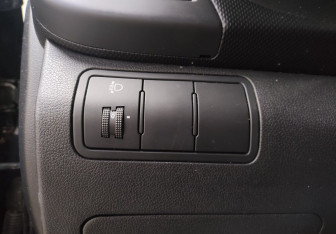 Подержанный автомобиль Hyundai Solaris Sedan 2012 года (18 фото)