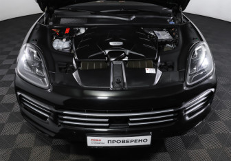 Подержанный автомобиль Porsche Cayenne 2018 года (9 фото)