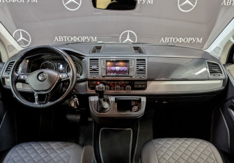 Подержанный автомобиль Volkswagen Caravelle 2018 года (14 фото)