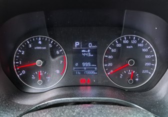 Подержанный автомобиль Kia Rio Hatchback 2021 года (16 фото)