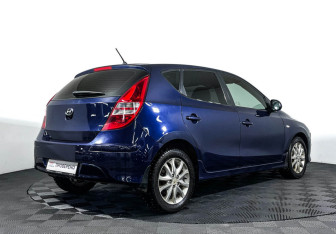 Подержанный автомобиль Hyundai i30 Hatchback 2010 года (5 фото)