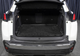 Подержанный автомобиль Peugeot 3008 2018 года (10 фото)